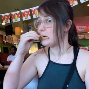 Meet your Posher, Casey